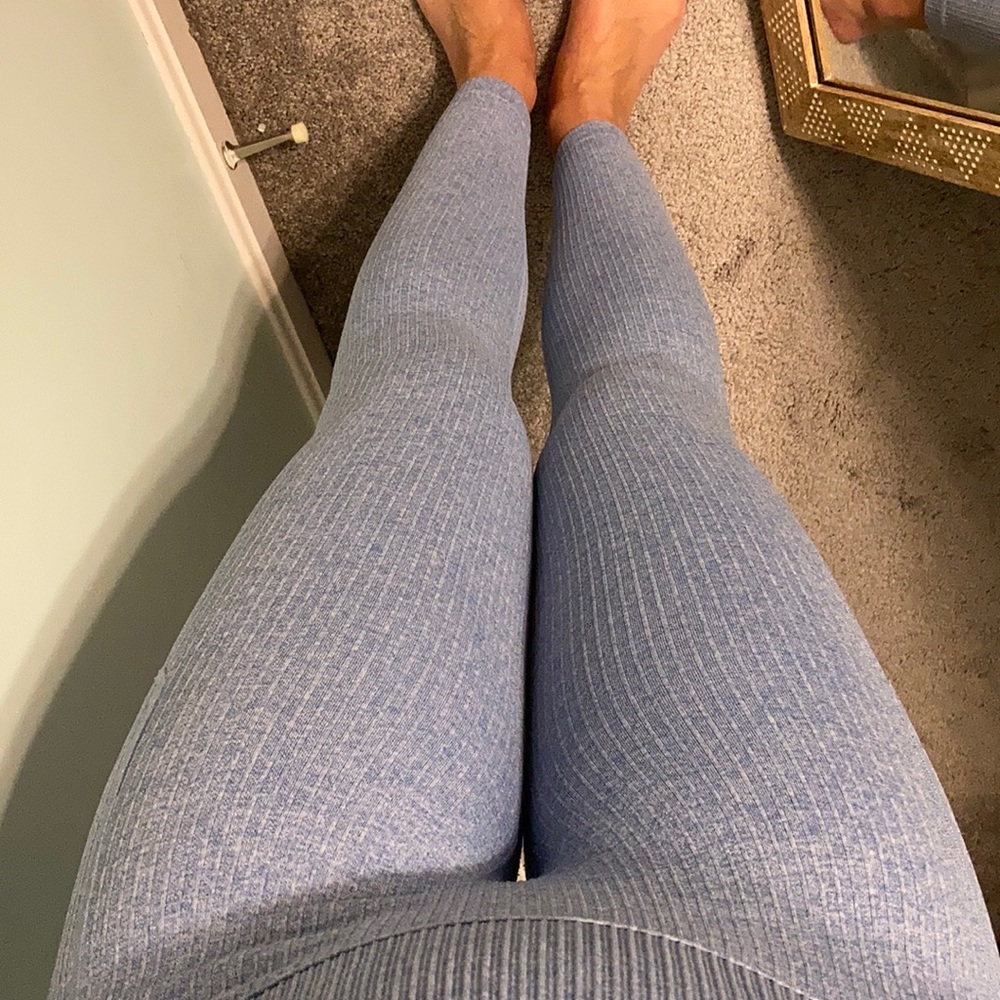 🧁Fight the blues Leggings - Picture 2 of 5